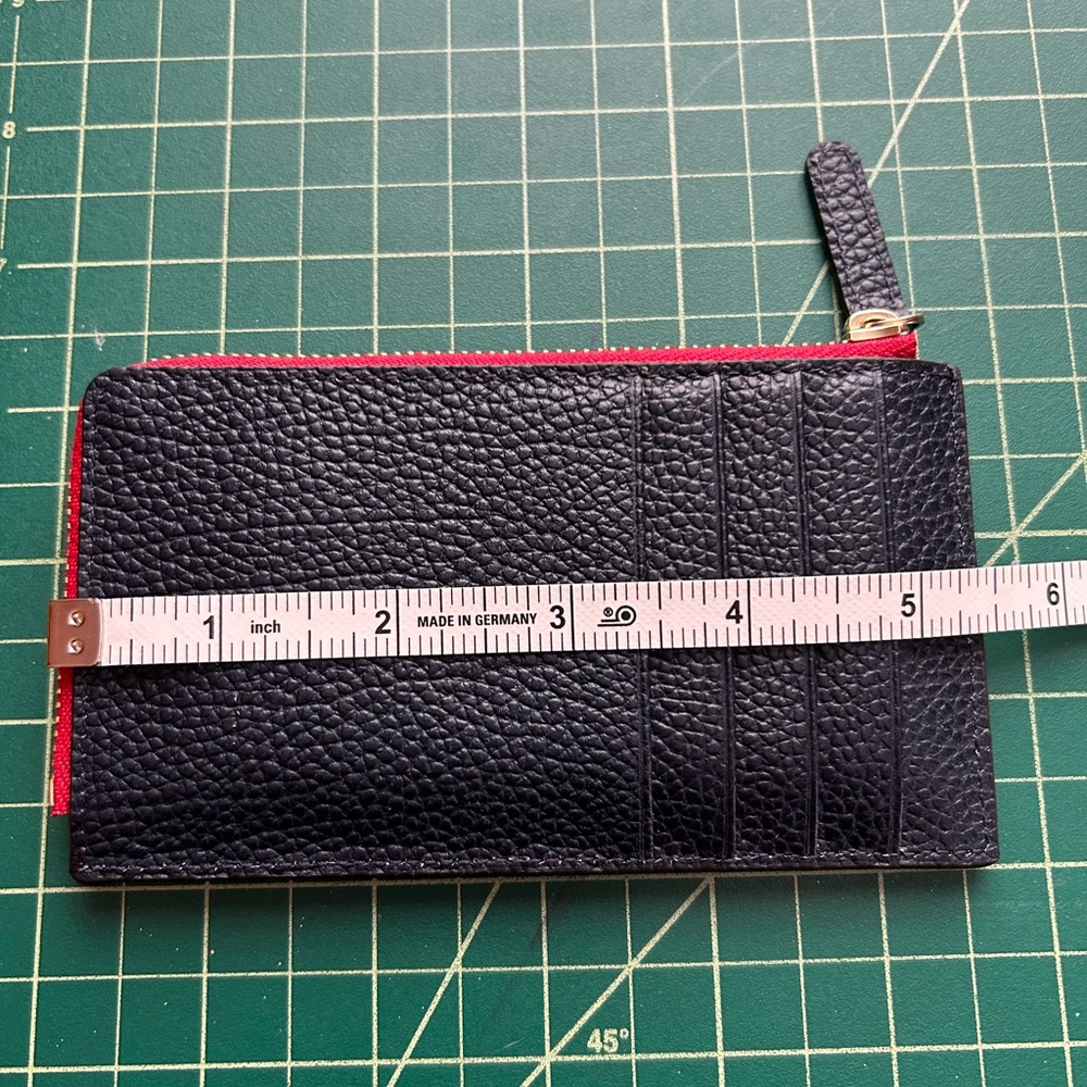 Patent of Heart Leather Card Holder - Picture 8 of 9